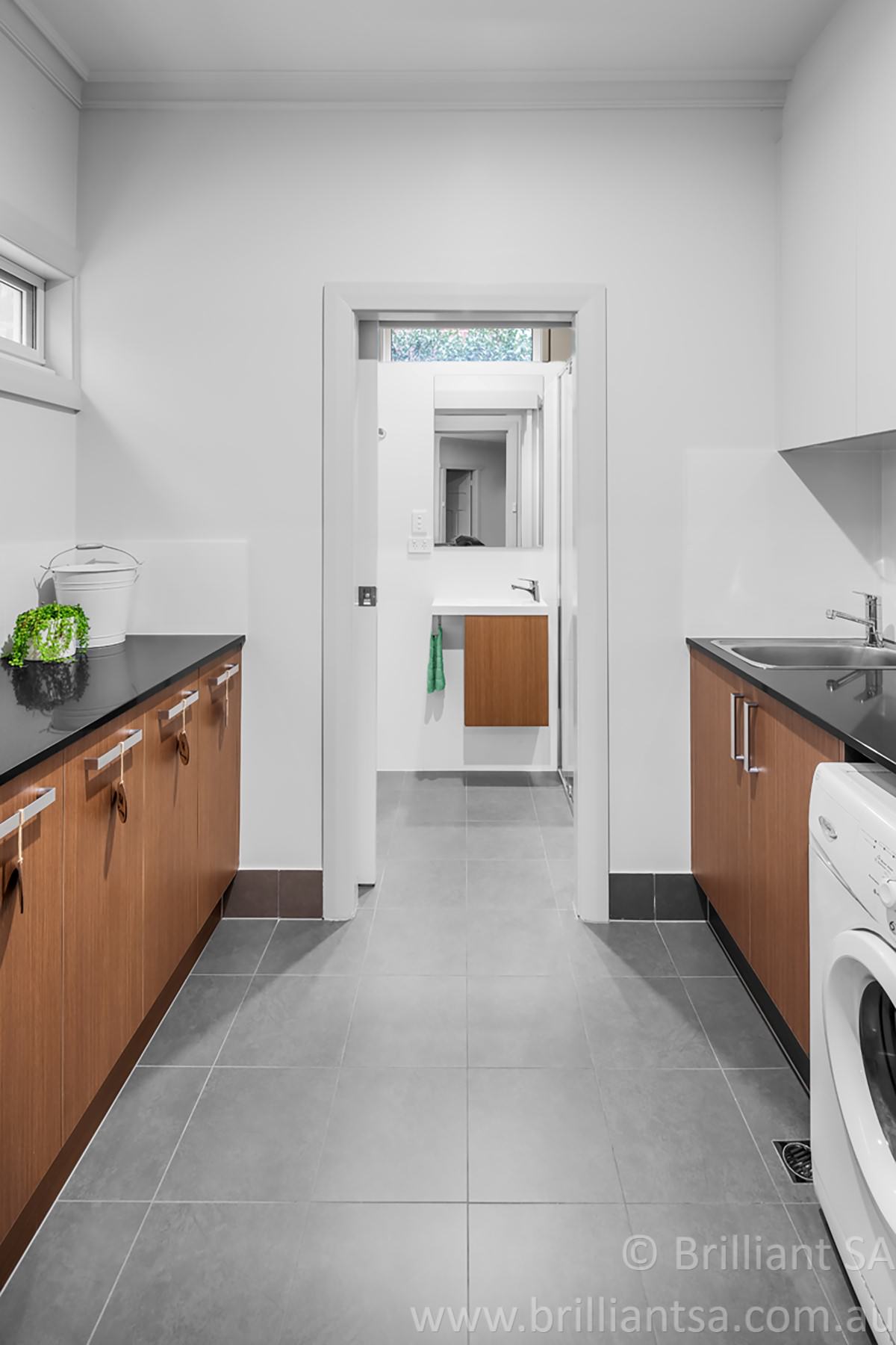 TOORAK GARDENS BUNGALOW – LAUNDRY | Brilliant SA
