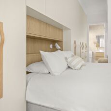 Contemporary Master Ensuite renovation in Goodwood