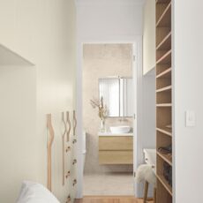 Contemporary Master Ensuite renovation in Goodwood