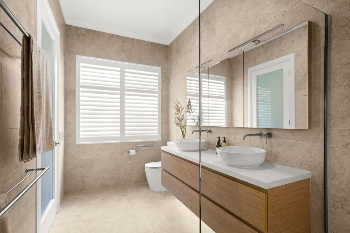 Contemporary Accessible Ensuite Renovation in Goodwood