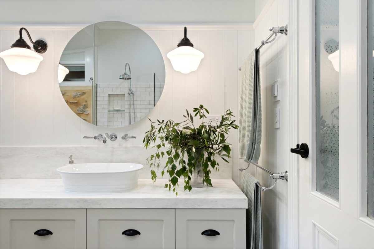 Traditional Country Style Bathroom