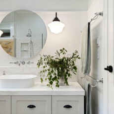 Traditional Country Style Bathroom