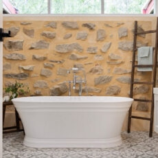 Traditional Country Style Bathroom